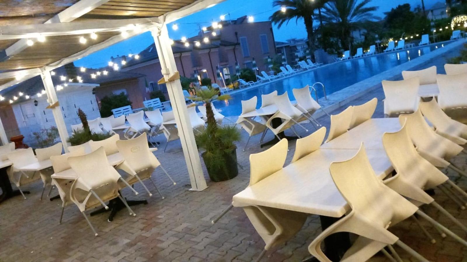 Bike And Breakfast Apartments Pietra Ligure Zewnętrze zdjęcie